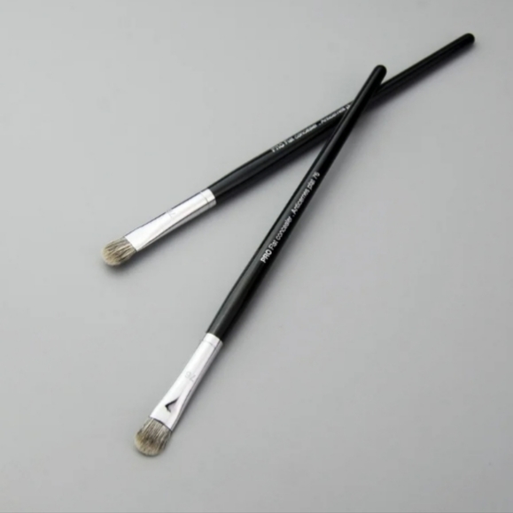 Sephora Pro Collection Flat Concealer Brush #76 - Picture 2 of 6